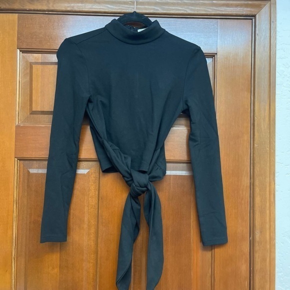 Lovers & friends mock neck wrap tie waist long sleeve knit top size small
